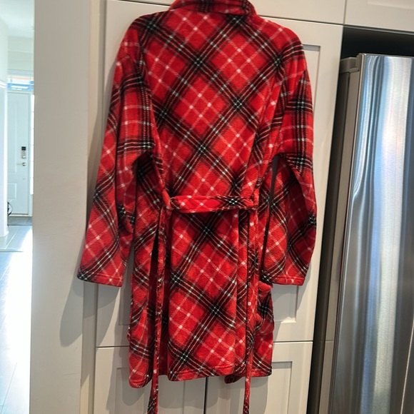 Victoria's Secret Pink Fluffy Plush Robe Red Plaid Size M/L - Picture 11 of 14